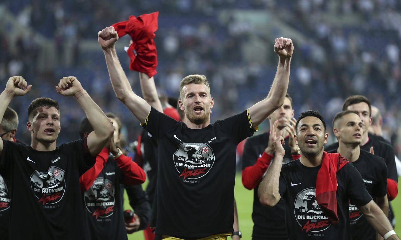 德甲赛场，战术多样激发精彩瞬间的简单介绍