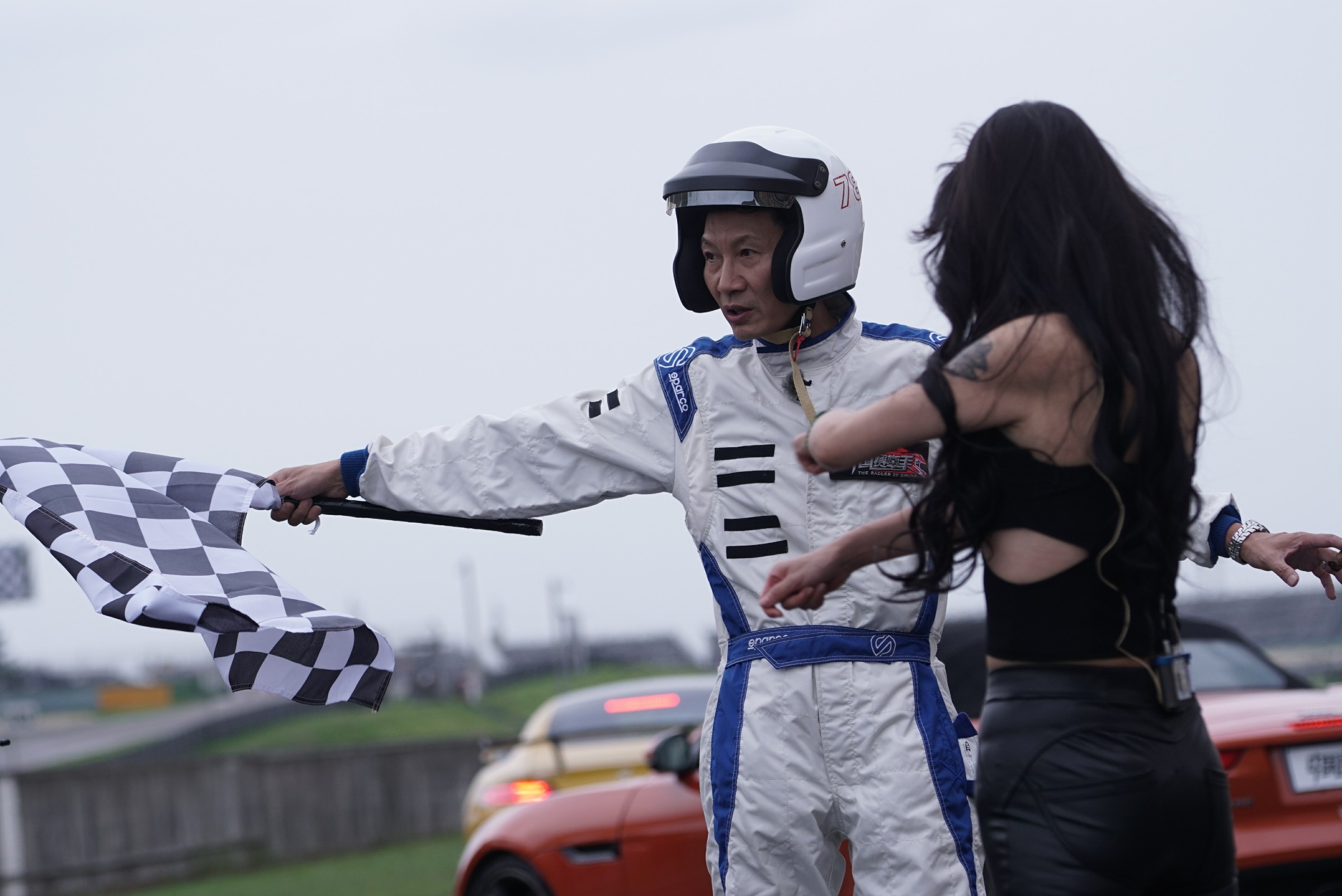 九游9游-关于最佳赛车瞬间：车手的高光时刻的信息