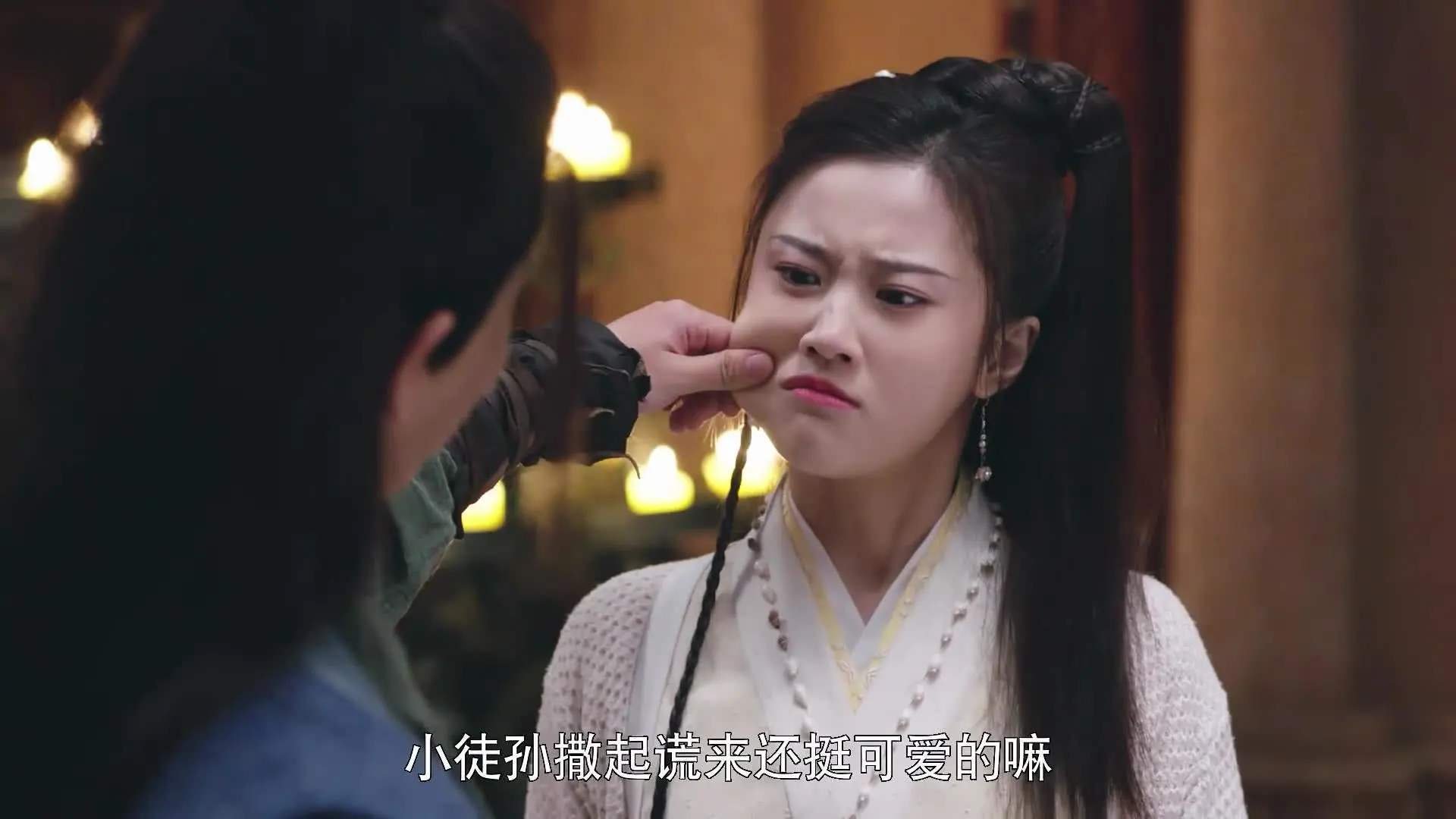 中国队前锋洛佩斯在巴黎奥运会上表现出色，足球运动员洛佩斯