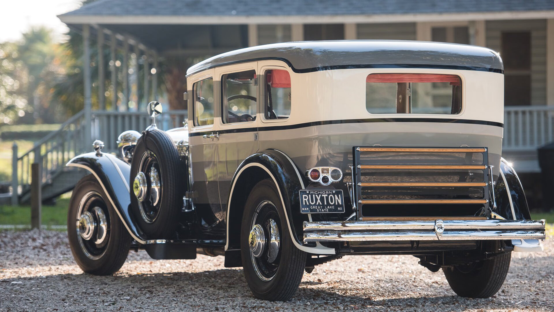 逆境中的英雄:WRC车手应对极端天气的精彩瞬间